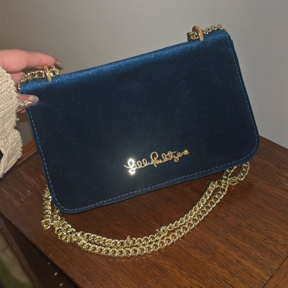 Lilly Pulitzer Velvet Kat Crossbody - Picture 1 of 8